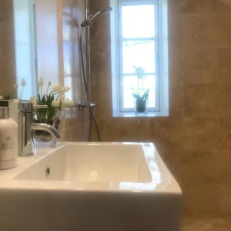 Bed & Breakfast Skovly - Havudsigt Ved Lundeborg Hesselager