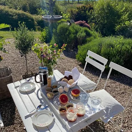 فندق مبيت وإفطار Skovly - Havudsigt Ved Lundeborg *