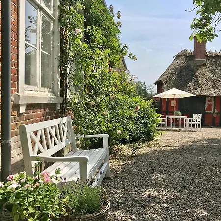 Bed & Breakfast Skovly - Havudsigt Ved Lundeborg Hesselager